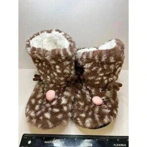 House Slippers size 7-8 lounge shoes/comfortable